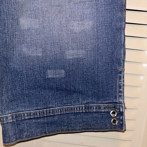 Baby Phat Women' Solid Blue Denim Cotton Mid Rise Pull On Capri Jeans Shorts - Picture 3 of 11